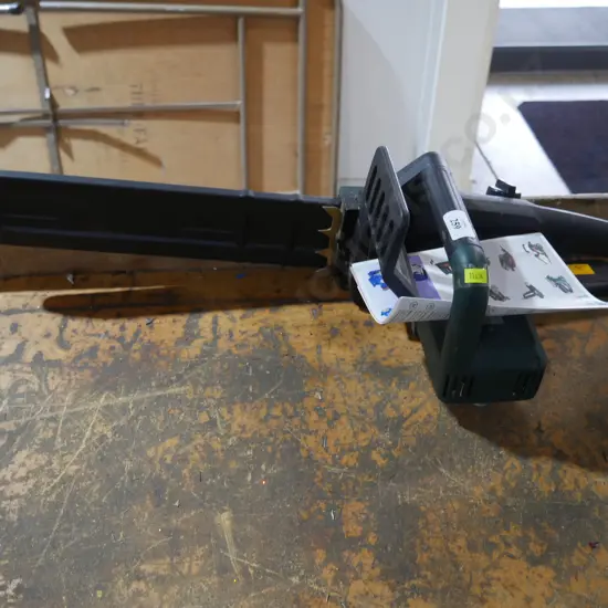 Electric chainsaw