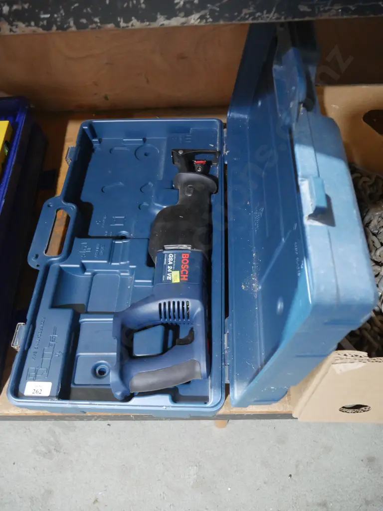Bosch reciprocating saw - no battery Image 1++