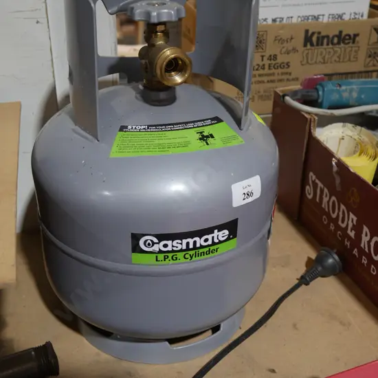 Gas cylinder