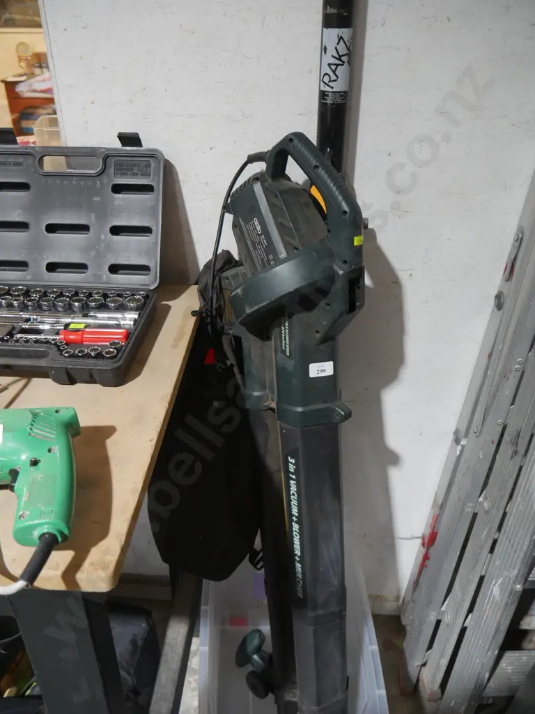 Ozito blower vac Image 1++