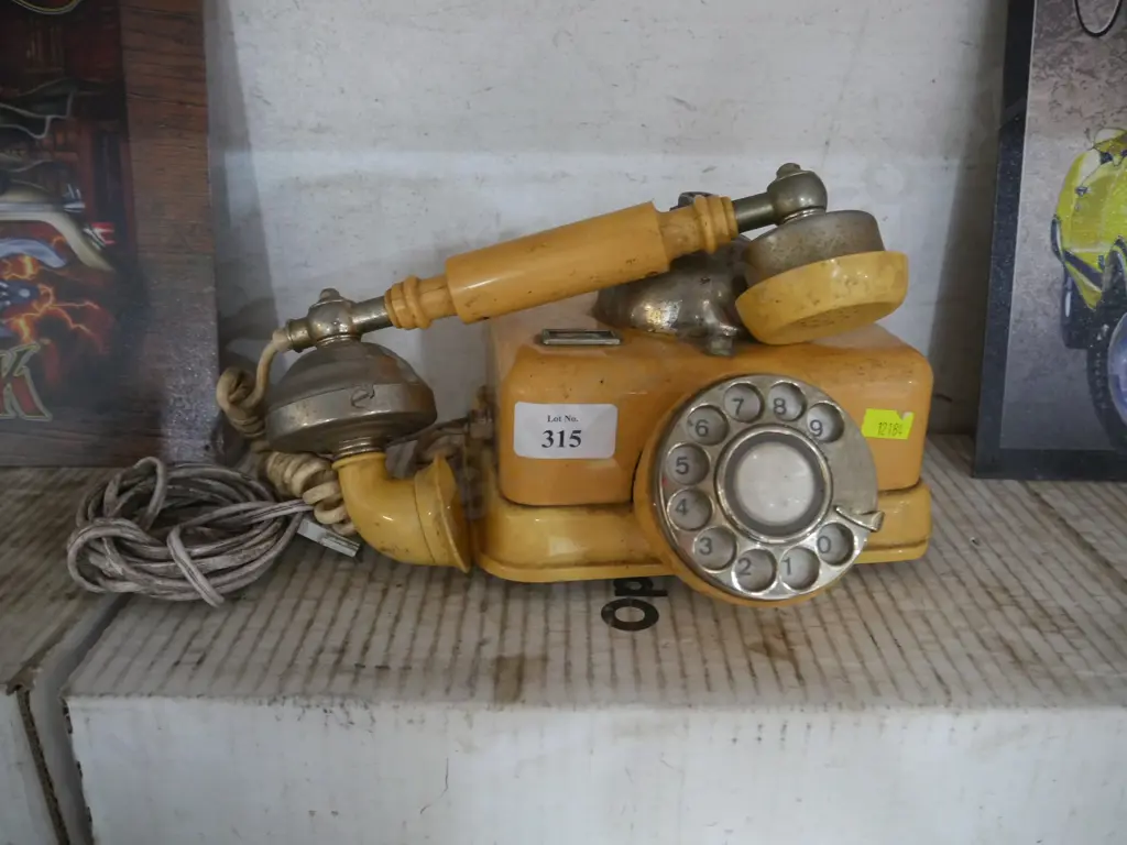 Vintage phone Image 1++