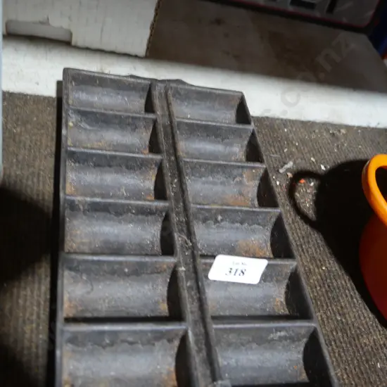 Cast iron gem iron