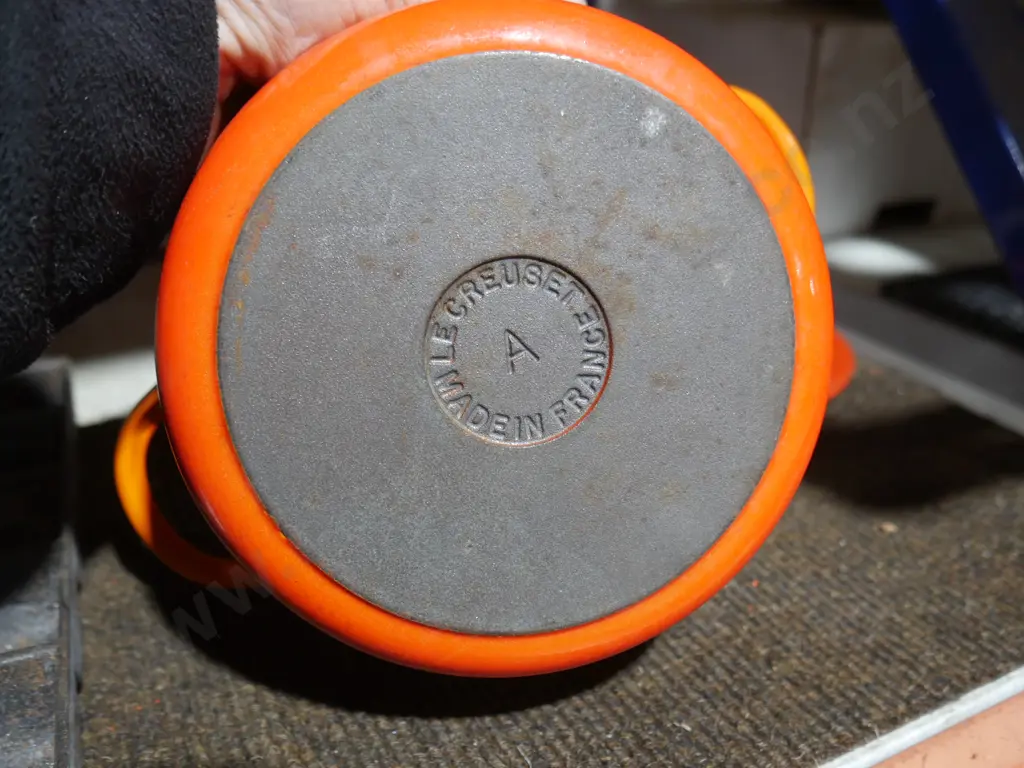 Le creuset pot Image 1++
