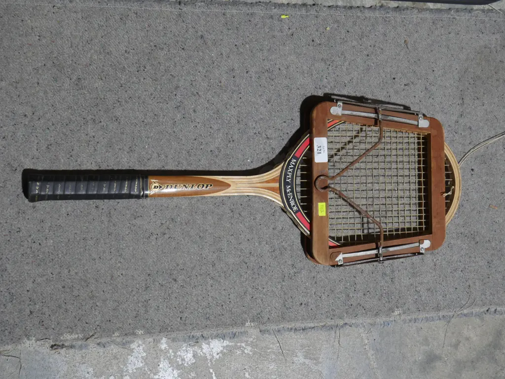Dunlop racket Image 1++