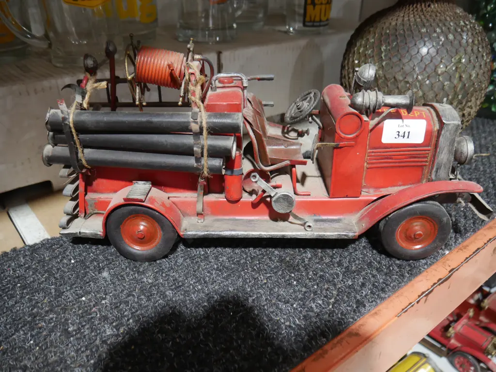 Model fire engine Image 1++