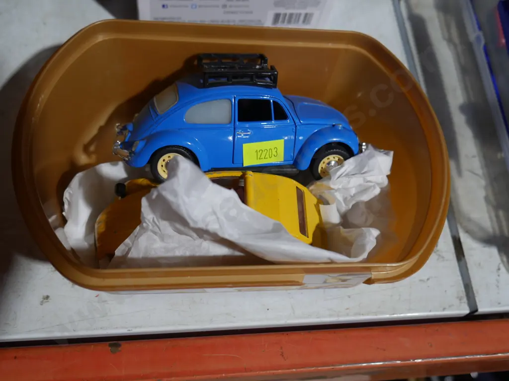 2 model cars Image 1++