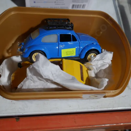 2 model cars