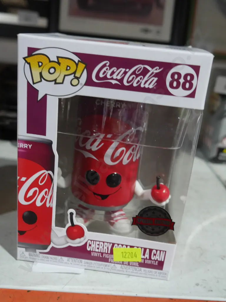 Cherry Coca-Cola can pop vinyl Image 1++