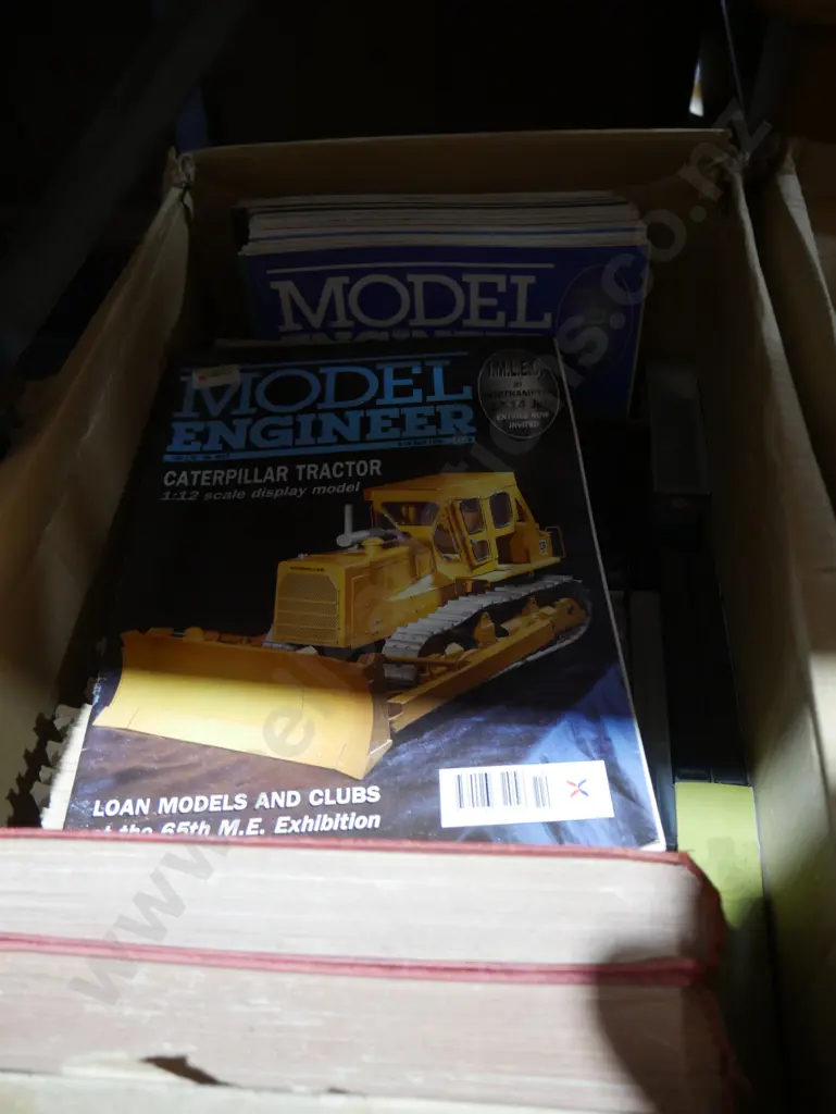 5 boxes of model engineer magazines Image 1++