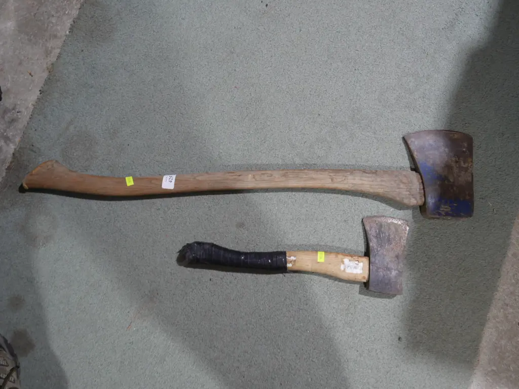 Axe and tomahawk Image 1++