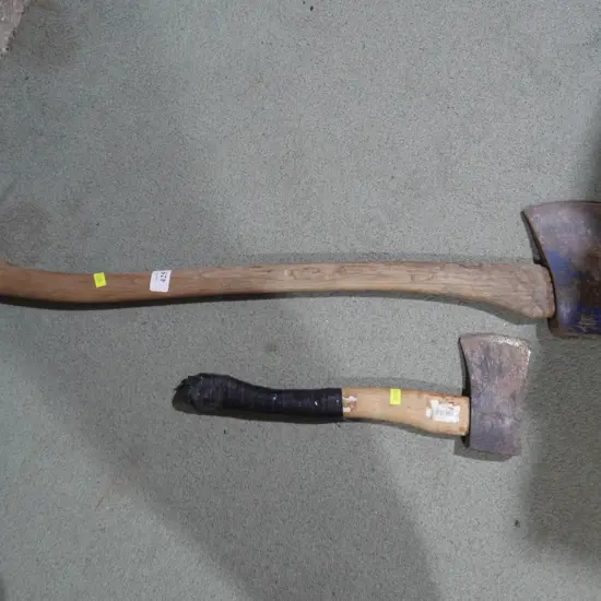 Axe and tomahawk