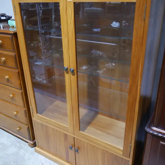 Display cabinet