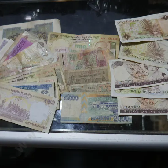 Assorted bank notes