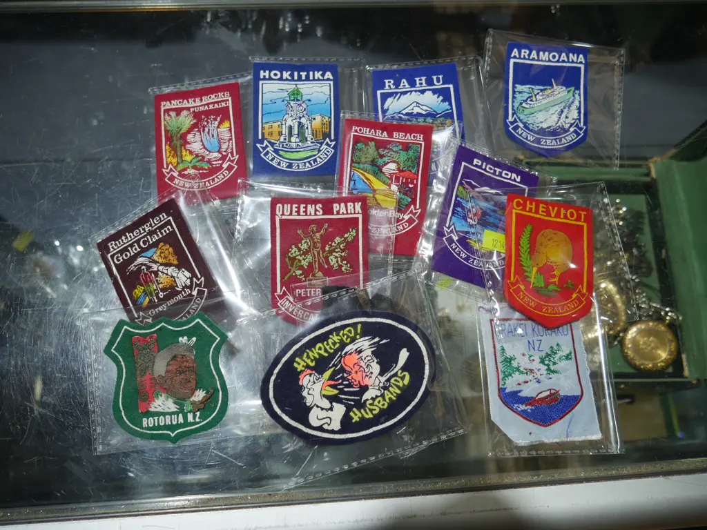 Assorted New Zealand patches Image 1++