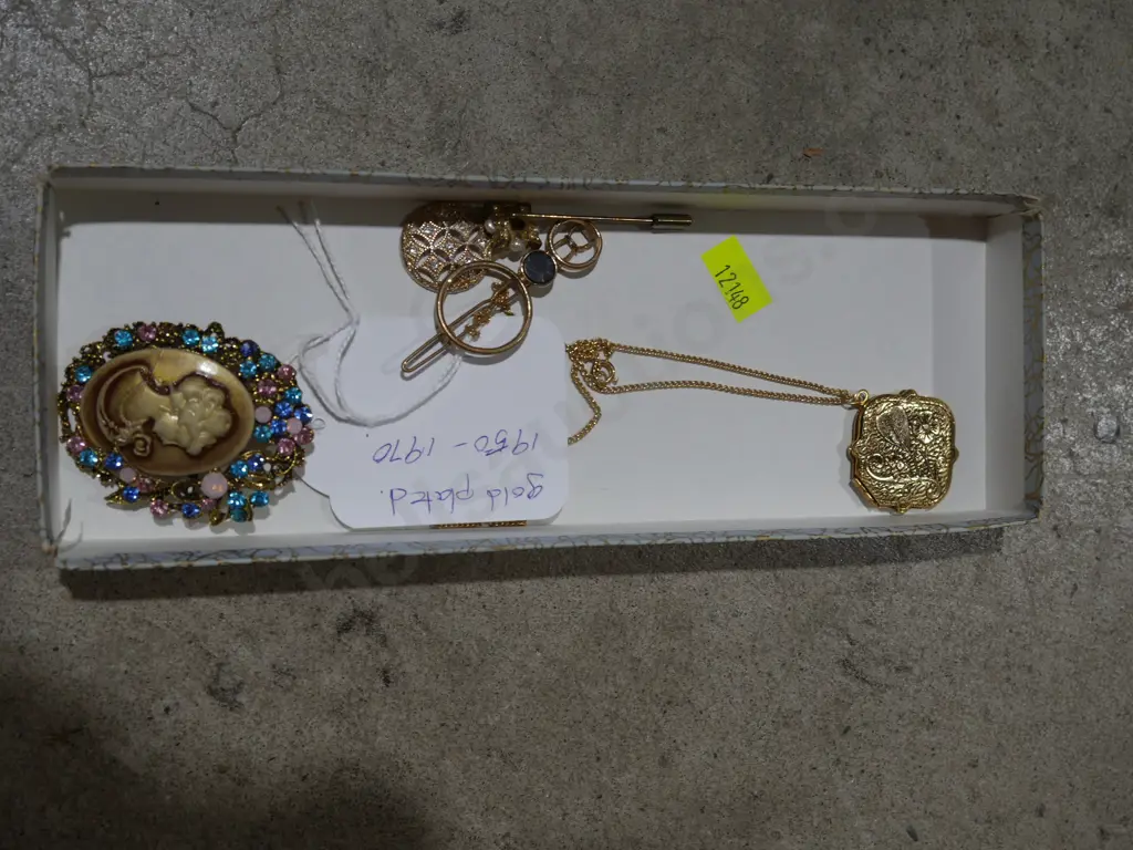 Assorted jewellery Image 1++