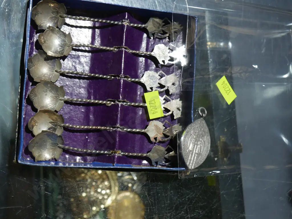 Silver spoons and pendant Image 1++