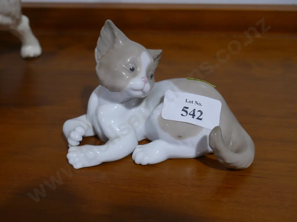 Lladro cat Image 1++