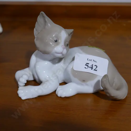 Lladro cat