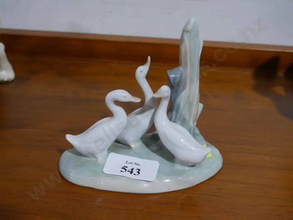 Nao geese ornament Image 1++