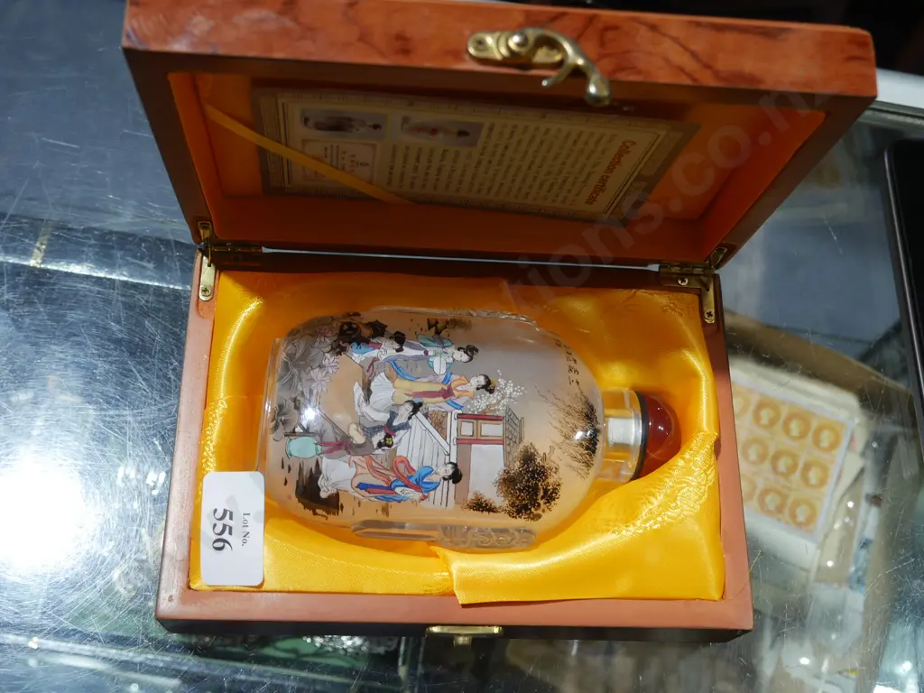 Oriental glass bottle Image 1++