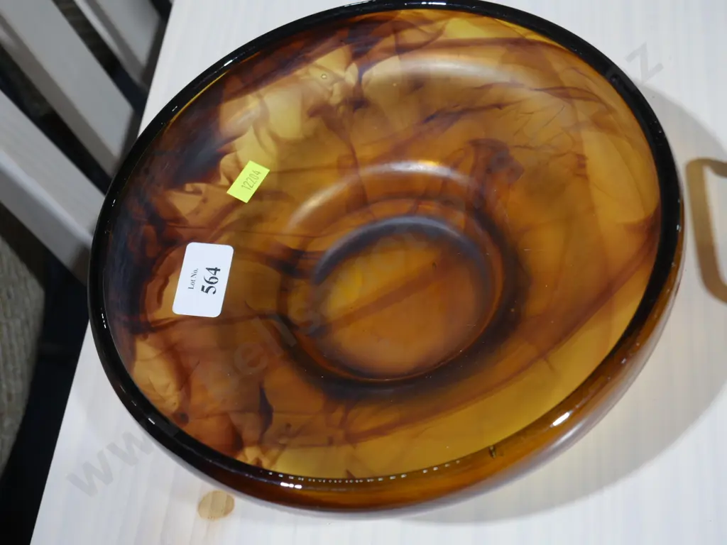 Art glass bowl Image 1++
