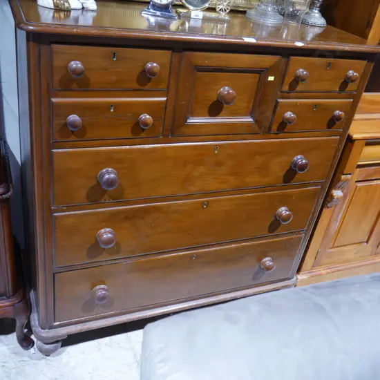 Chest of drawers