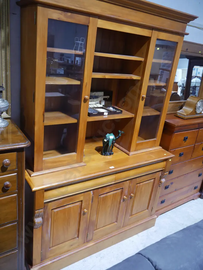 Hutch sideboard Image 1++