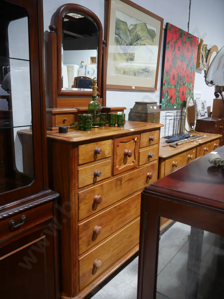 Rimu tallboy with mirror Image 1++