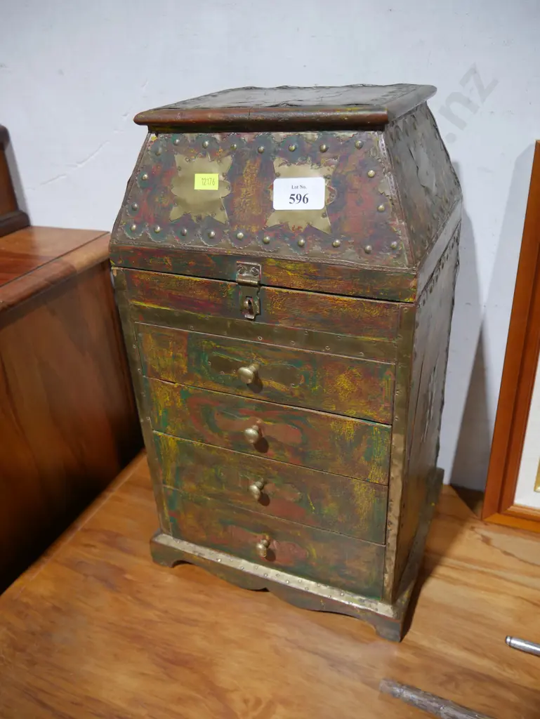 Oriental jewellery box Image 1++