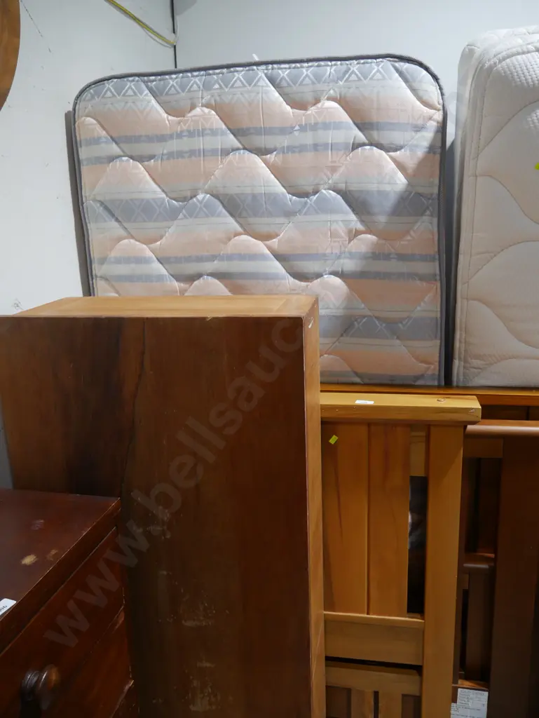 Single beds and headboards Image 1++