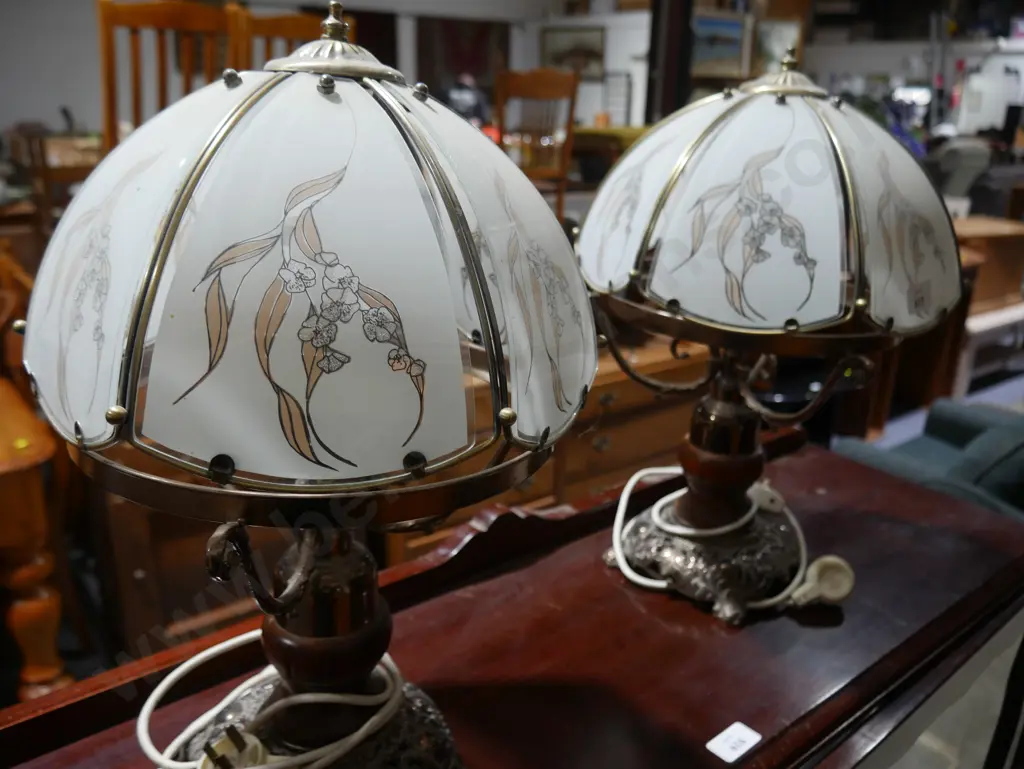 2 table lamps Image 1++