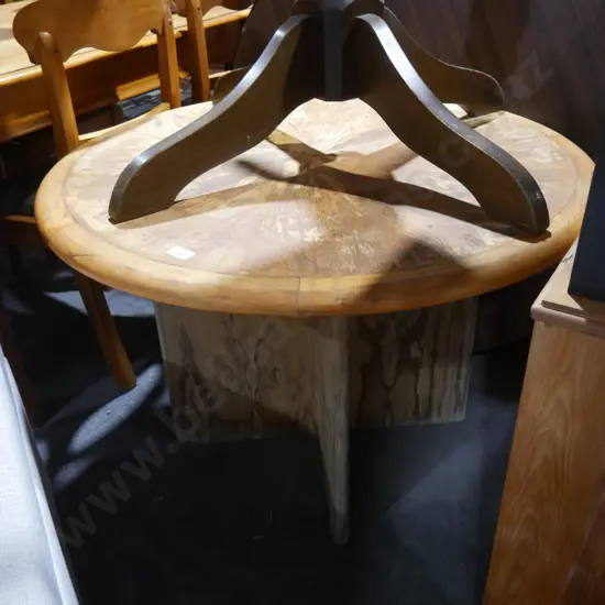 Round table
