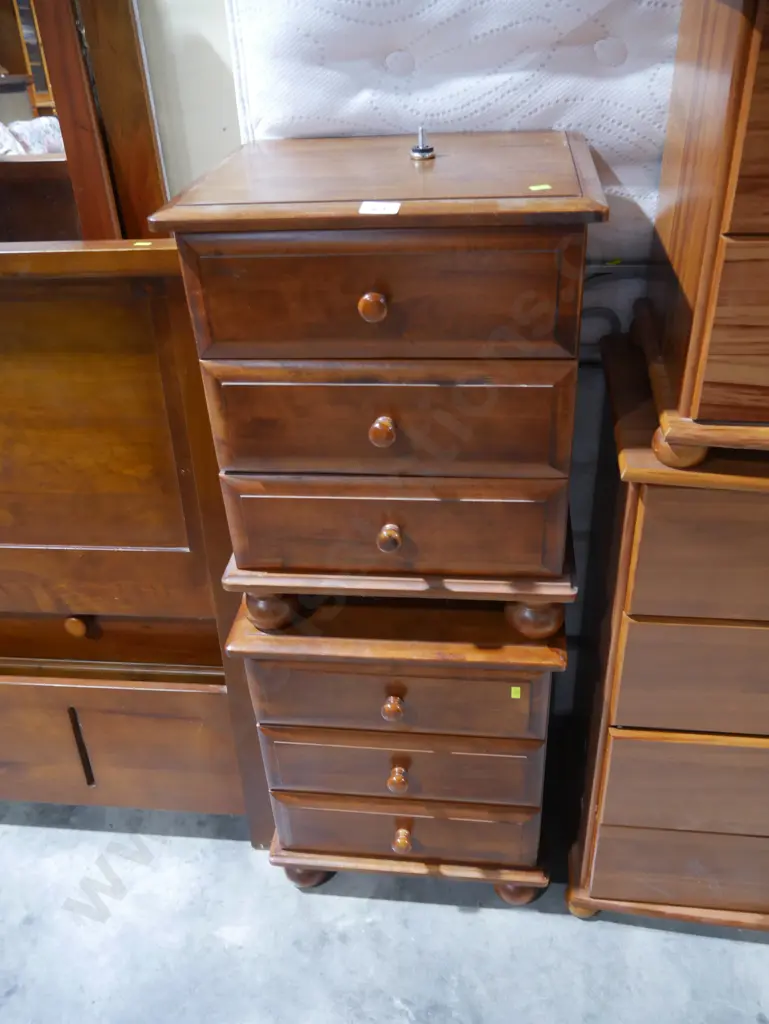 Two bedside drawers Image 1++