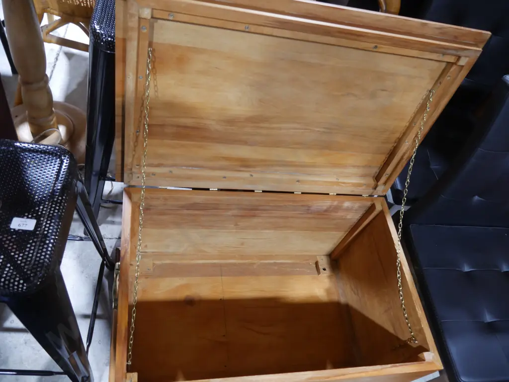 Trunk wooden Image 1++