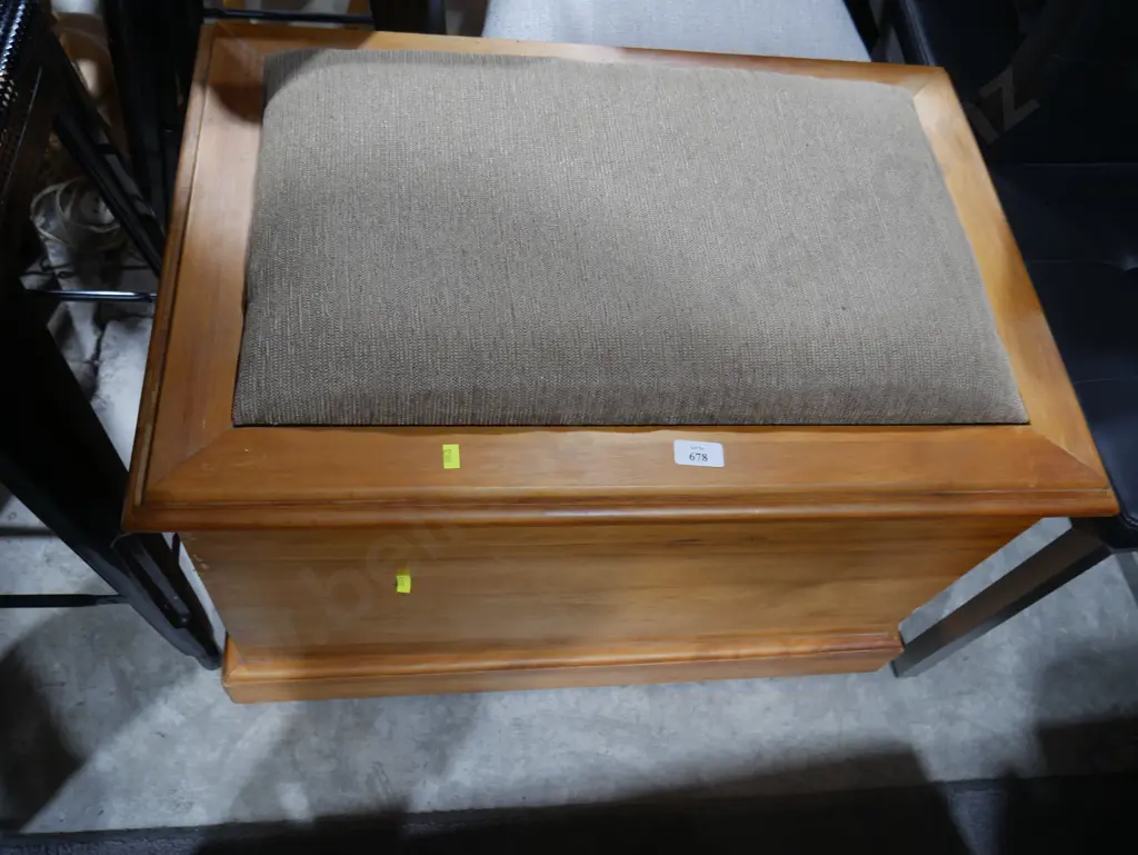 Trunk wooden Image 1++