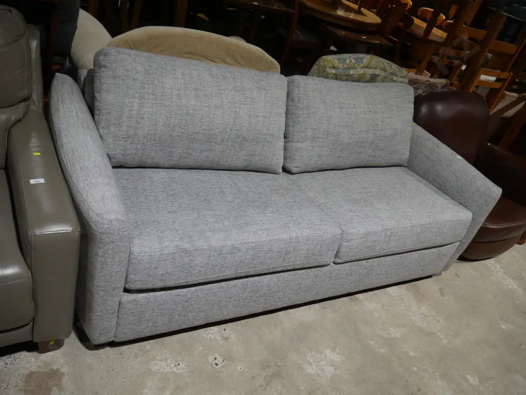 Devan sofa Image 1++