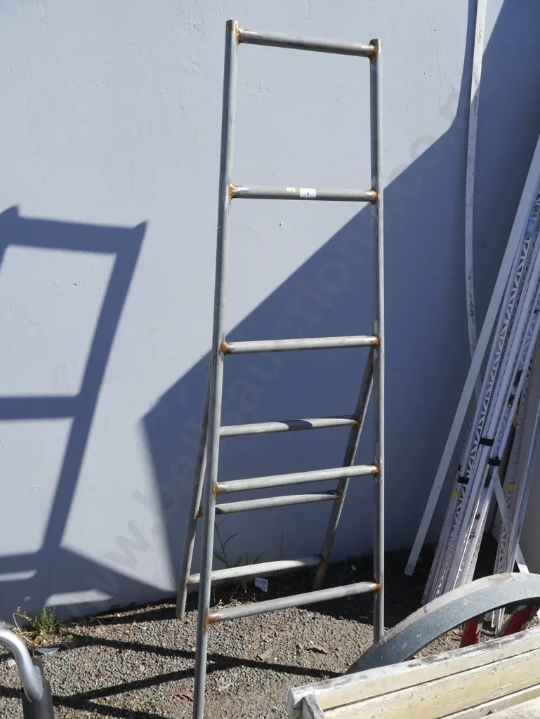 Metal ladder Image 1++