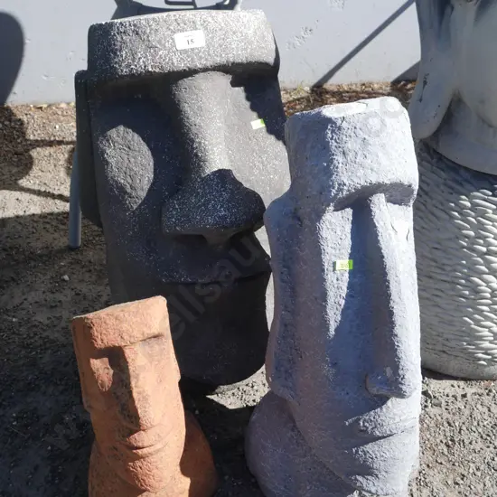3 garden statues