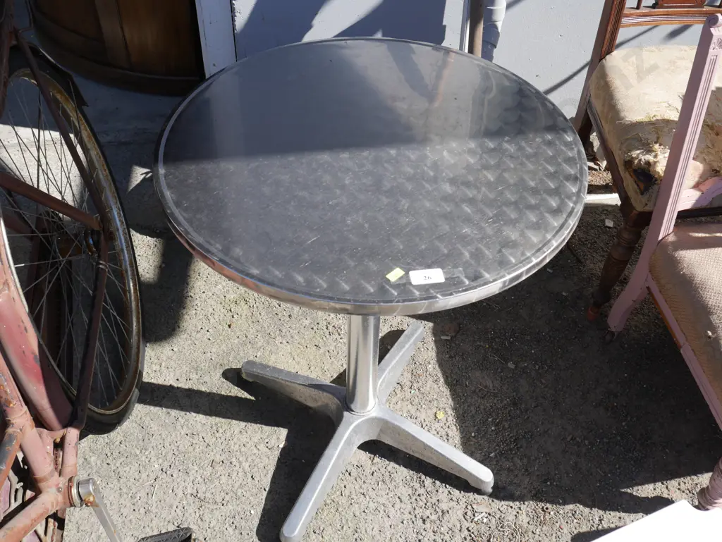 Cafe table Image 1++