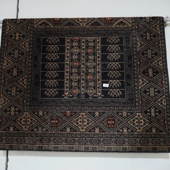 Floor rug