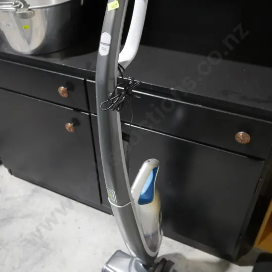 Stick vacuum