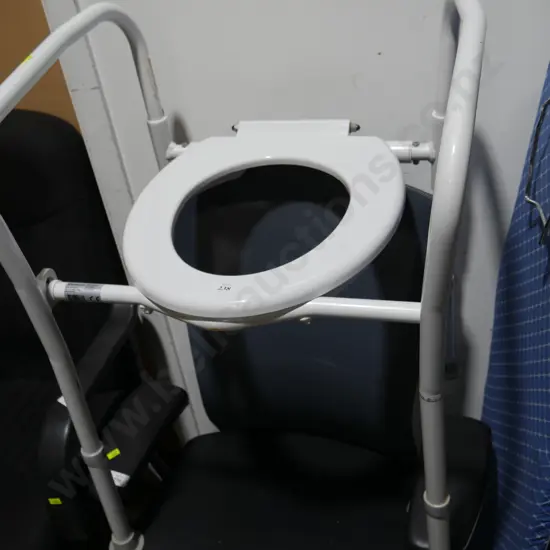 Toilet seat