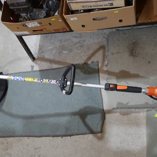 Petrol weed eater
