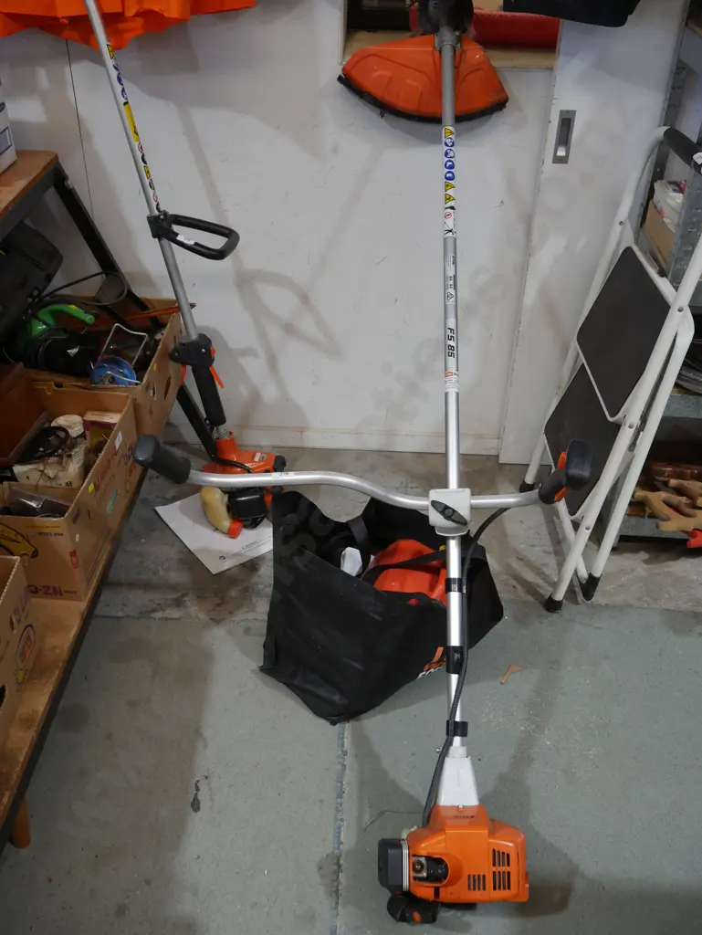 Stihl petrol weed eater model FS85 & accessories Image 1++