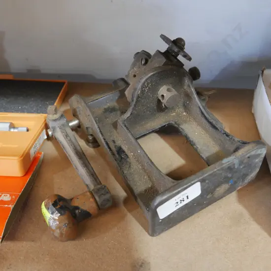Valve grinder