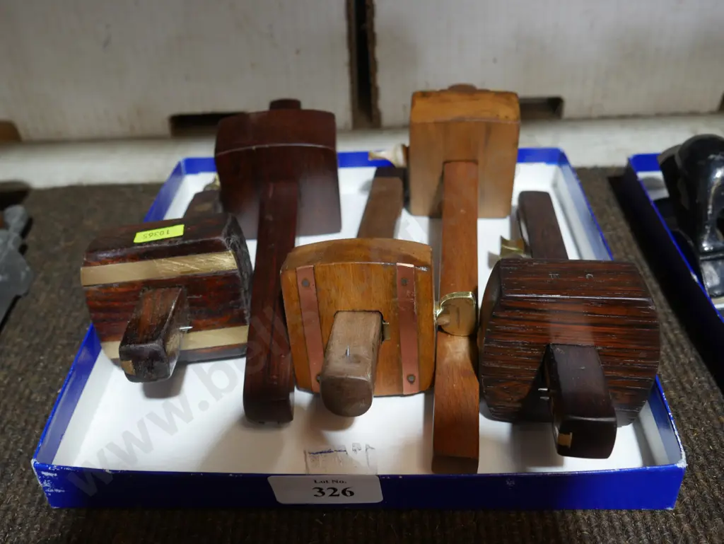 Assorted marking gauges Image 1++