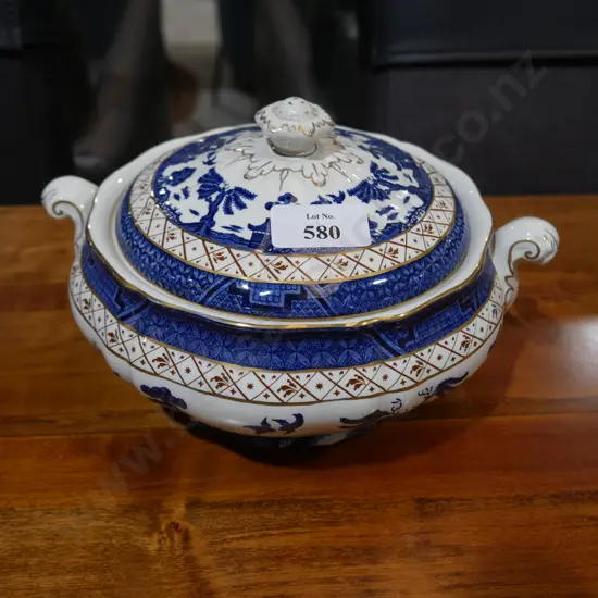 Booths serving dish