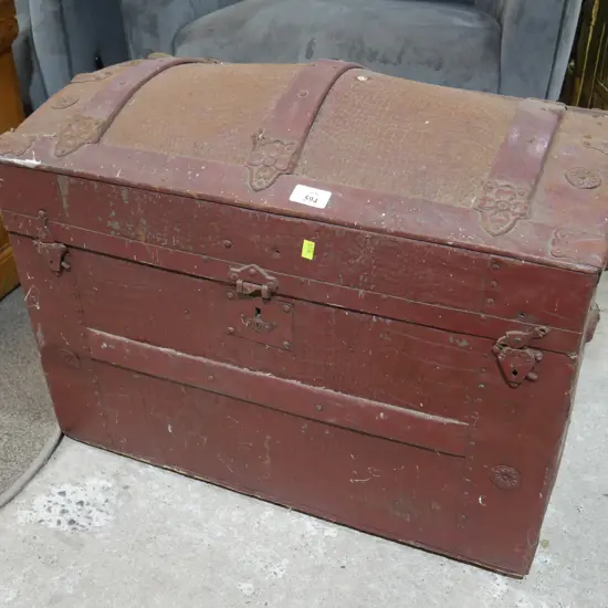 Metal trunk