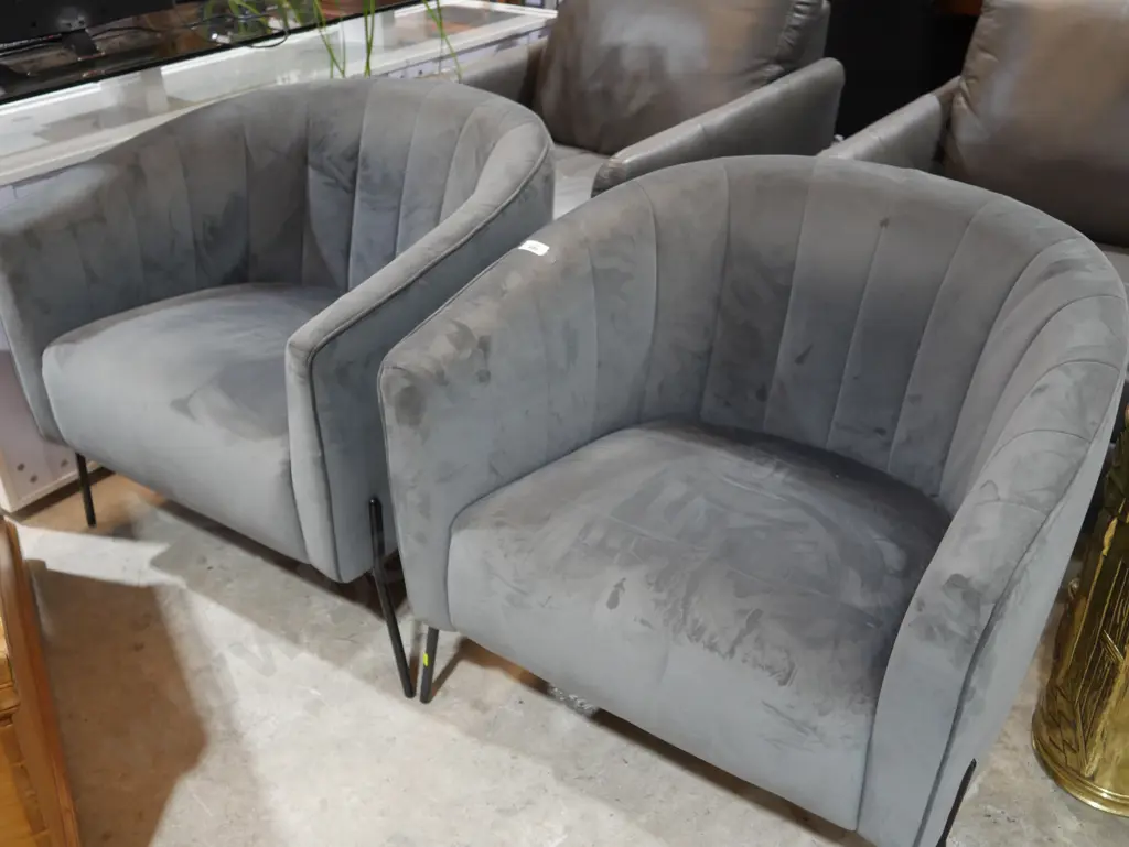 Pair of tub chairs Image 1++