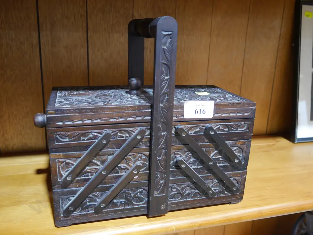 Concertina sewing box Image 1++